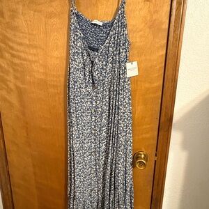 Arizona Jean Company Blue and White Floral Maxi Dress